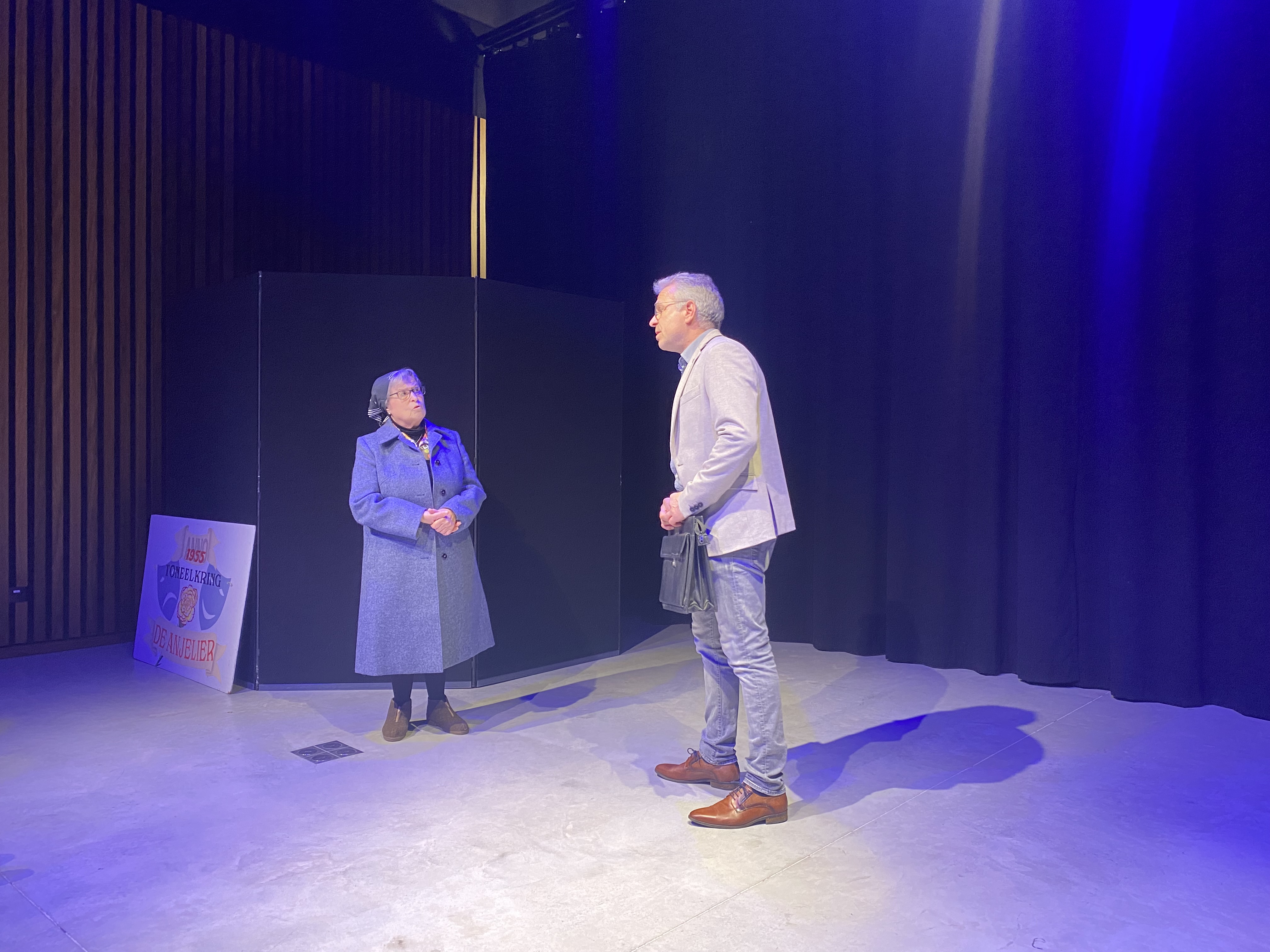 Toneelstuk 'Grondloof - Gerrit als kleinzoon, Agnes als grootmoeder
